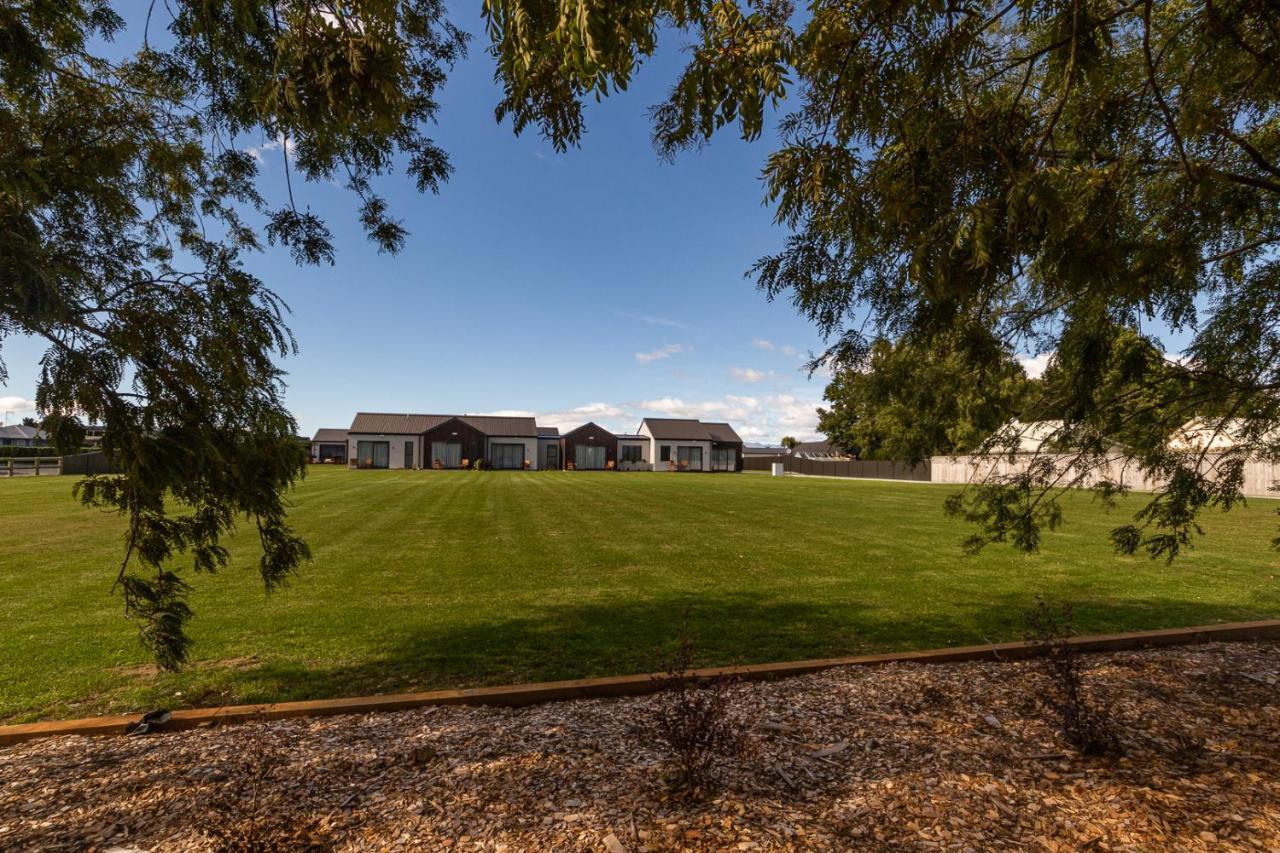 Annies On Milford Motel Te Anau Bagian luar foto