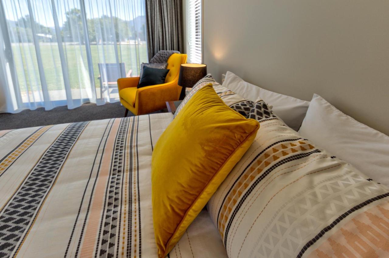 Annies On Milford Motel Te Anau Bagian luar foto
