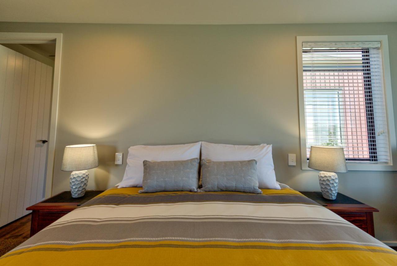 Annies On Milford Motel Te Anau Bagian luar foto