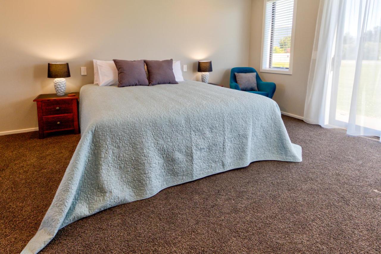 Annies On Milford Motel Te Anau Bagian luar foto