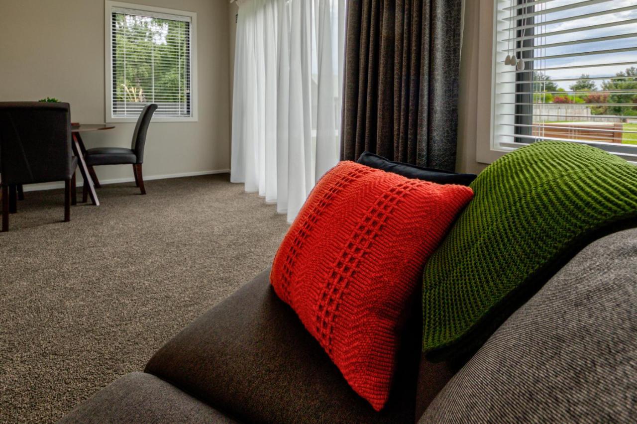 Annies On Milford Motel Te Anau Bagian luar foto