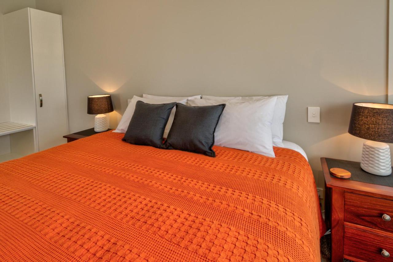 Annies On Milford Motel Te Anau Bagian luar foto