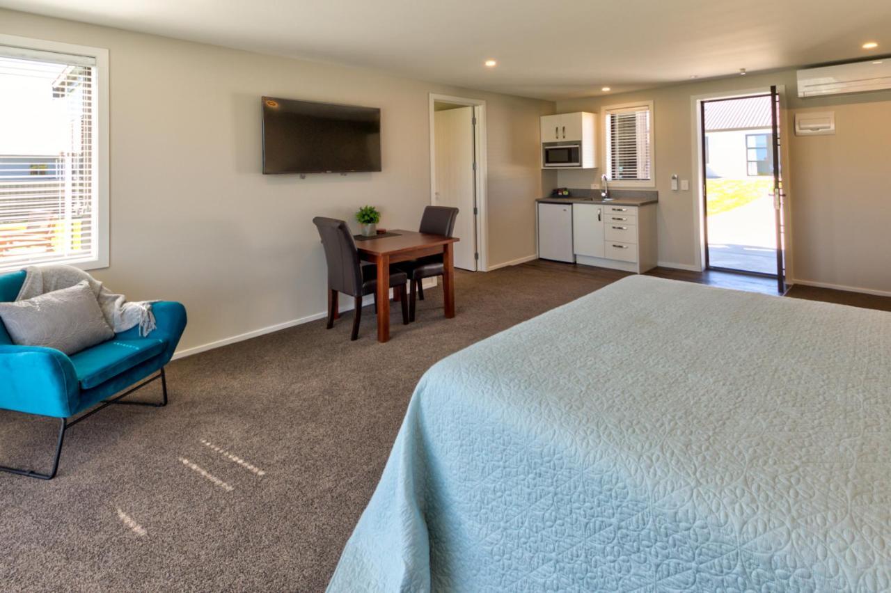 Annies On Milford Motel Te Anau Bagian luar foto