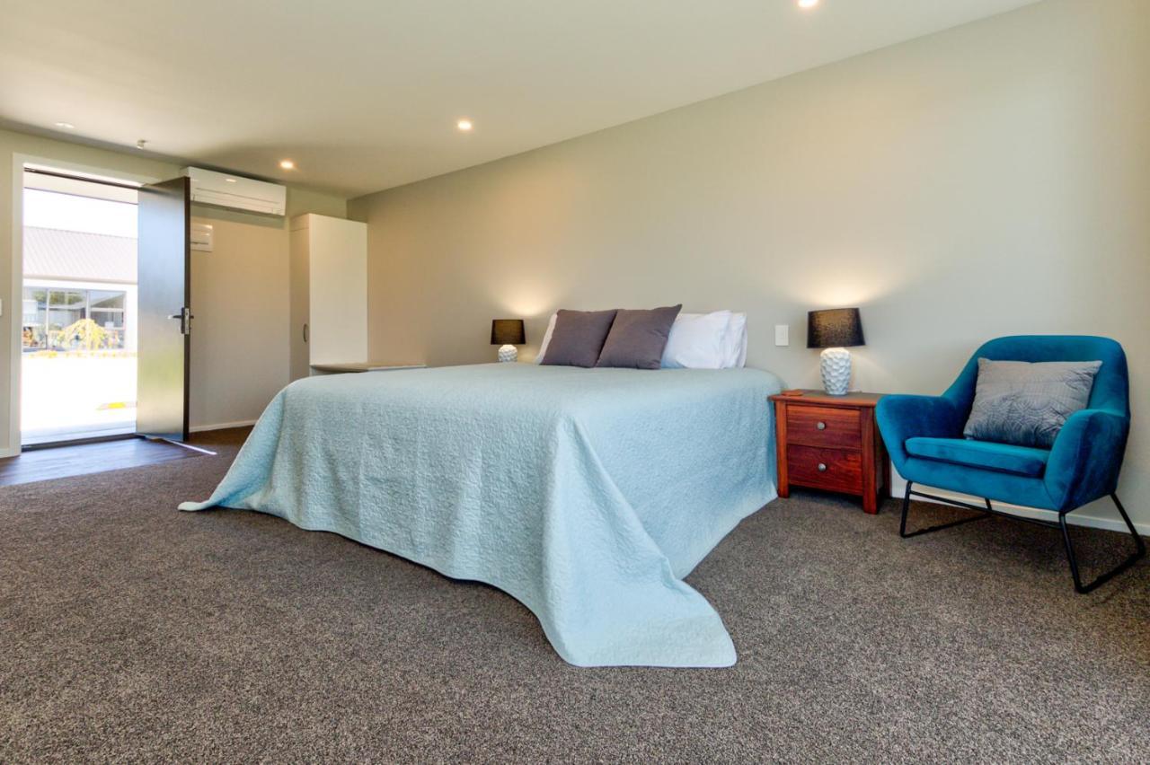 Annies On Milford Motel Te Anau Bagian luar foto