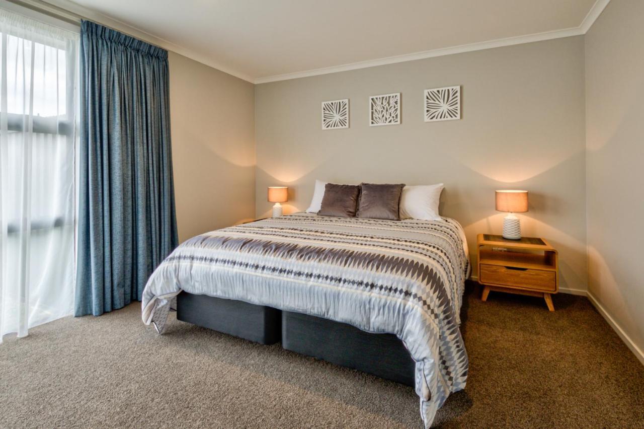 Annies On Milford Motel Te Anau Bagian luar foto