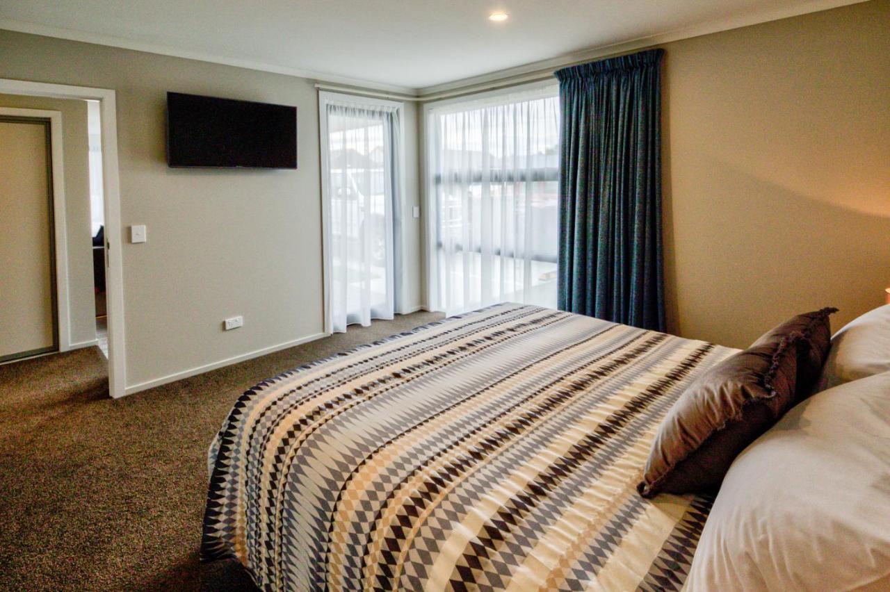 Annies On Milford Motel Te Anau Bagian luar foto