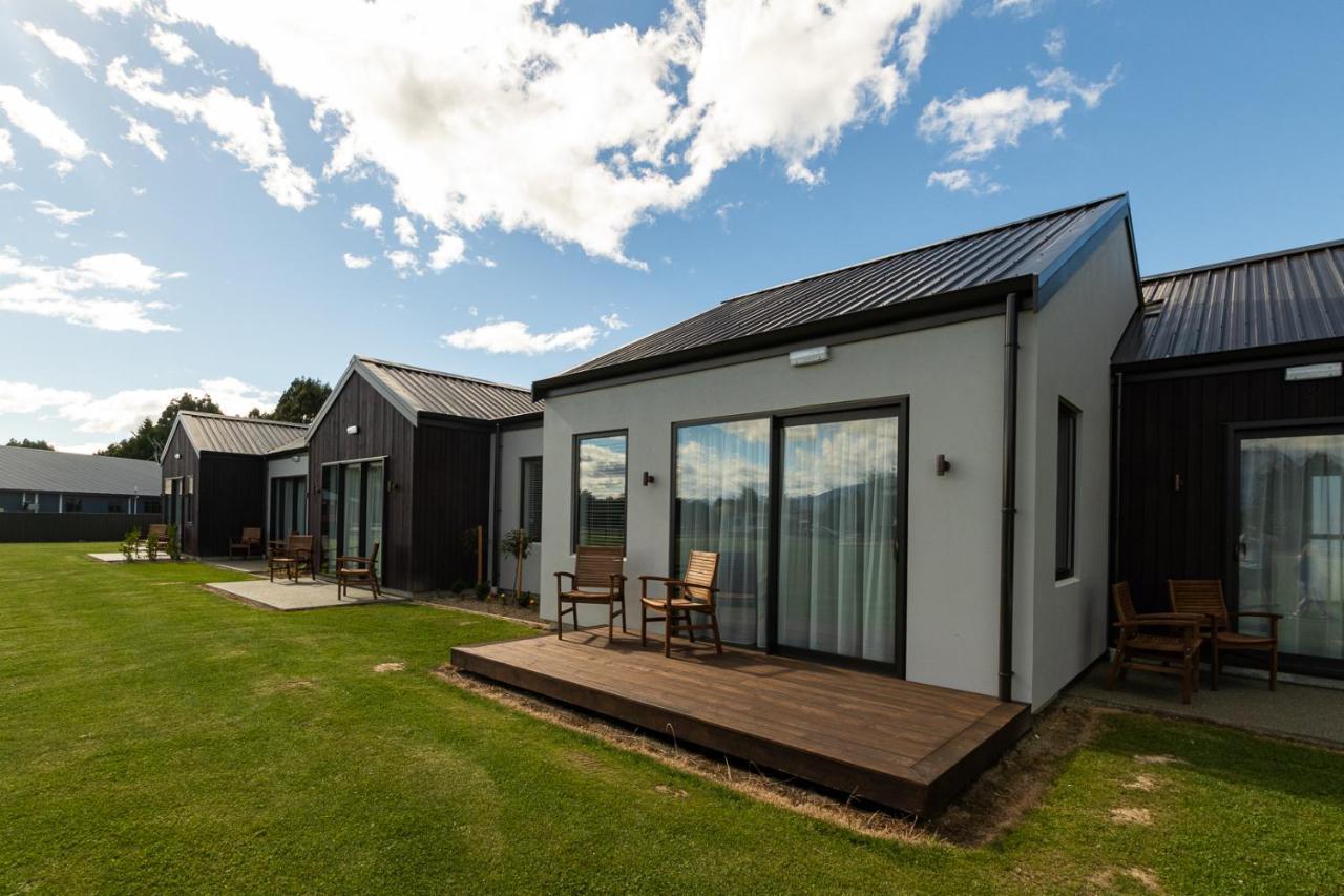Annies On Milford Motel Te Anau Bagian luar foto