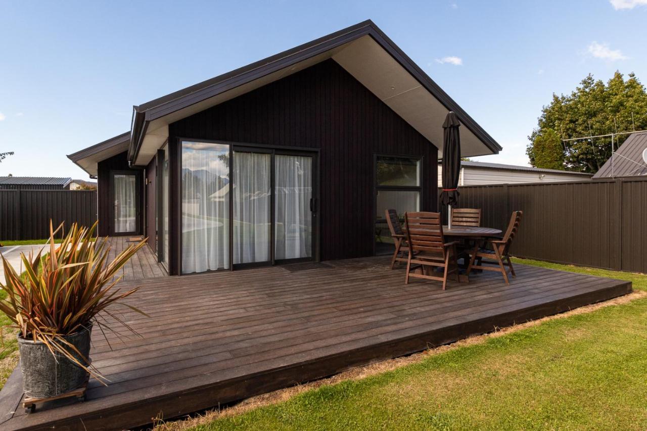 Annies On Milford Motel Te Anau Bagian luar foto